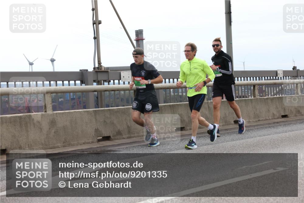 03.10.2025 - Köhlbrandbrückenlauf Lena Gebhardt http://msf.ph/oto/9201335 03.10.2025 15:44:37 Position 2  meine-sportfotos.de