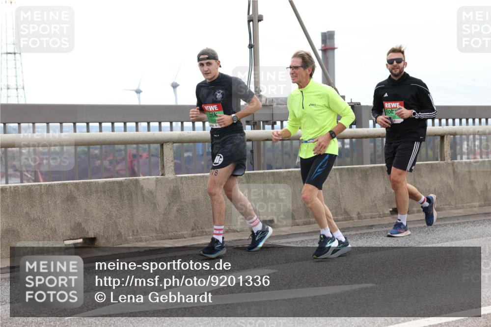 03.10.2025 - Köhlbrandbrückenlauf Lena Gebhardt http://msf.ph/oto/9201336 03.10.2025 15:44:37 Position 2 7112, 78 meine-sportfotos.de