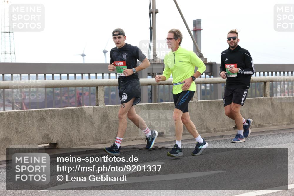 03.10.2025 - Köhlbrandbrückenlauf Lena Gebhardt http://msf.ph/oto/9201337 03.10.2025 15:44:37 Position 2 1112, 9210 meine-sportfotos.de