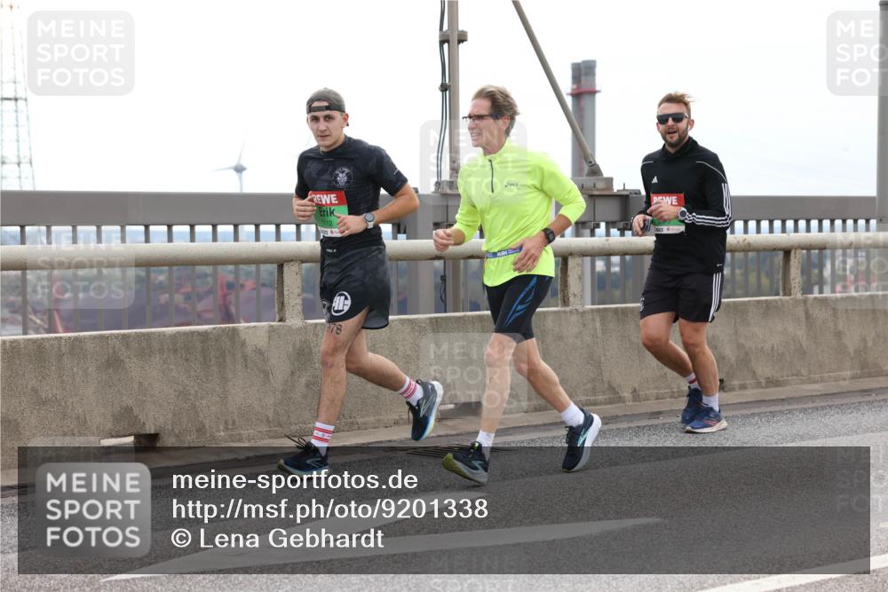 03.10.2025 - Köhlbrandbrückenlauf Lena Gebhardt http://msf.ph/oto/9201338 03.10.2025 15:44:38 Position 2 7112, 978 meine-sportfotos.de