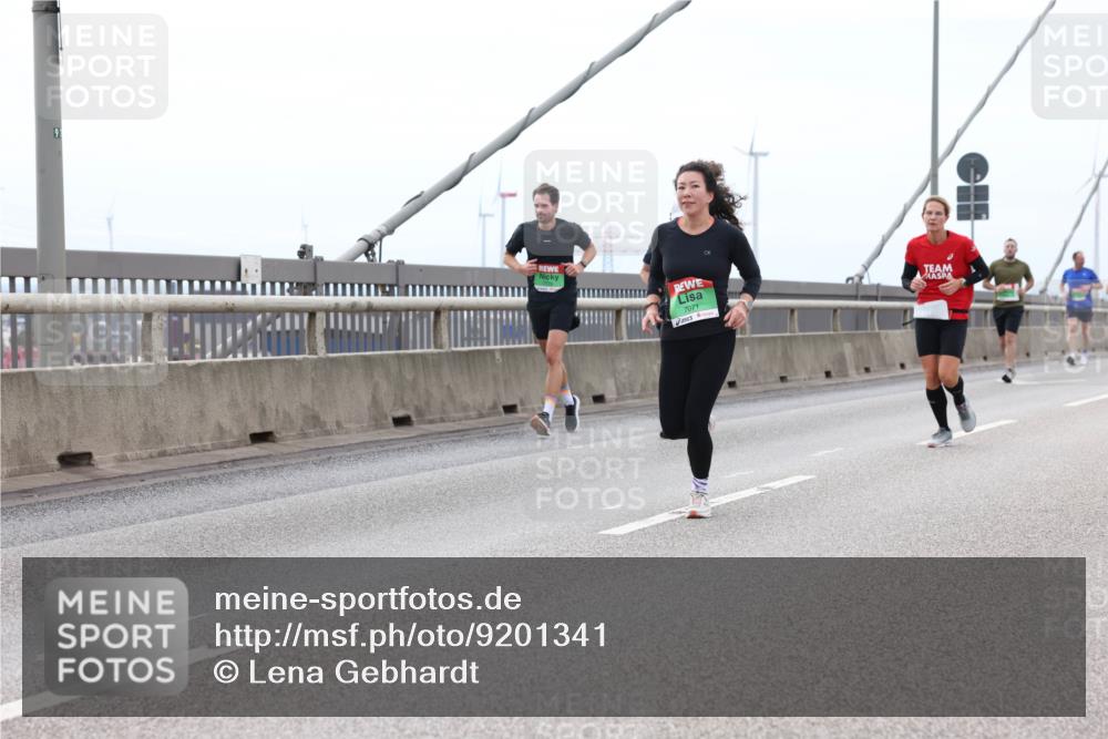 03.10.2025 - Köhlbrandbrückenlauf Lena Gebhardt http://msf.ph/oto/9201341 03.10.2025 15:44:40 Position 2 7071 meine-sportfotos.de