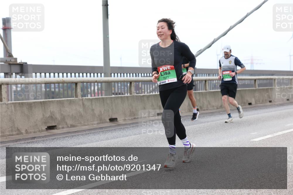 03.10.2025 - Köhlbrandbrückenlauf Lena Gebhardt http://msf.ph/oto/9201347 03.10.2025 15:44:41 Position 2 7071 meine-sportfotos.de