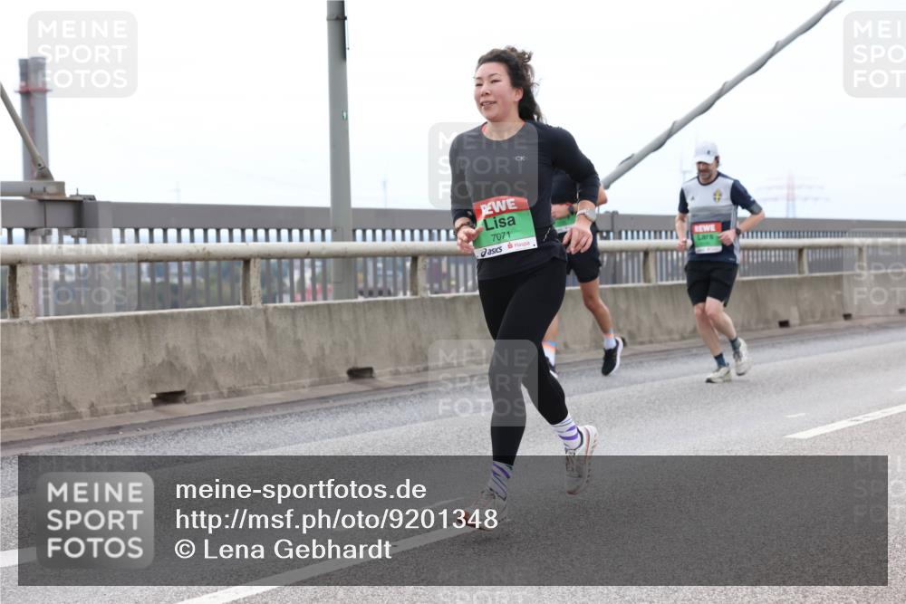 03.10.2025 - Köhlbrandbrückenlauf Lena Gebhardt http://msf.ph/oto/9201348 03.10.2025 15:44:42 Position 2 7071 meine-sportfotos.de