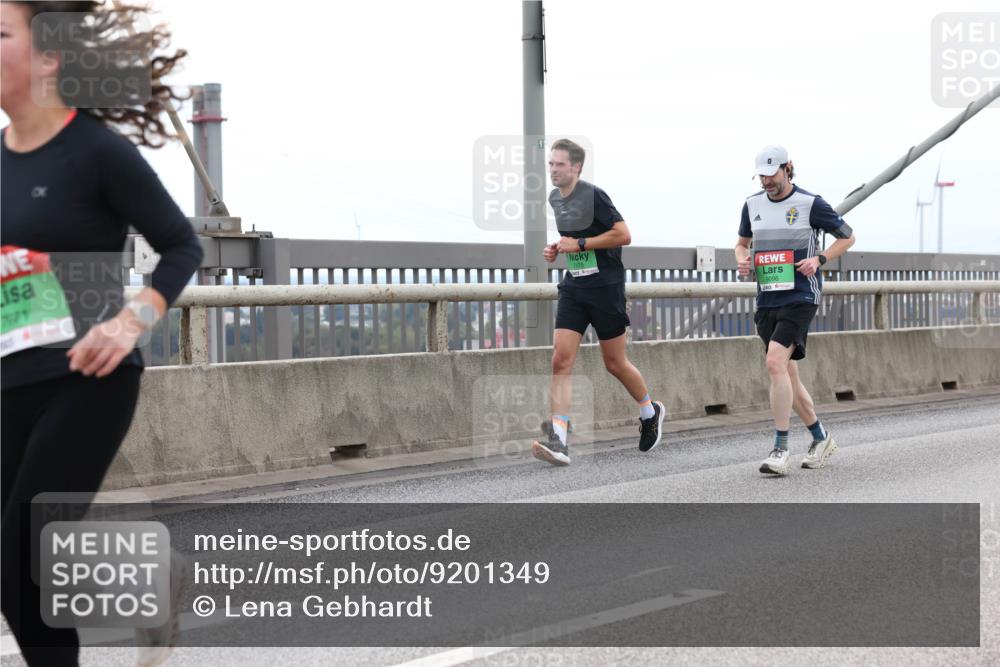 03.10.2025 - Köhlbrandbrückenlauf Lena Gebhardt http://msf.ph/oto/9201349 03.10.2025 15:44:42 Position 2 7189, 91 meine-sportfotos.de