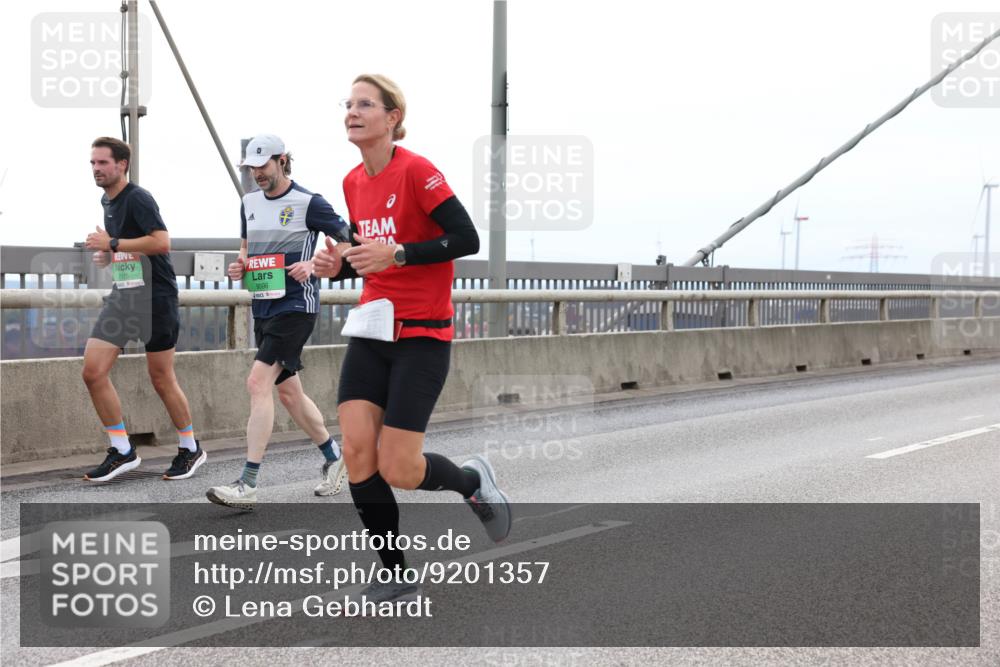 03.10.2025 - Köhlbrandbrückenlauf Lena Gebhardt http://msf.ph/oto/9201357 03.10.2025 15:44:44 Position 2 7175, 1, 9096 meine-sportfotos.de