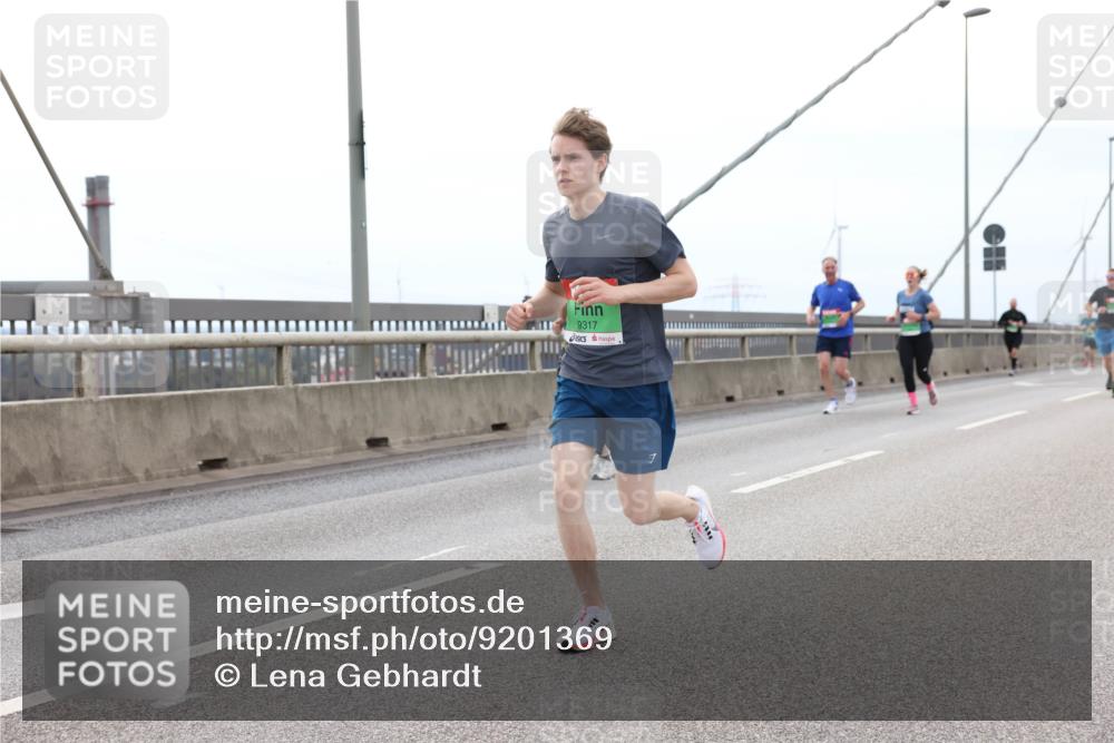 03.10.2025 - Köhlbrandbrückenlauf Lena Gebhardt http://msf.ph/oto/9201369 03.10.2025 15:44:47 Position 2 9317 meine-sportfotos.de
