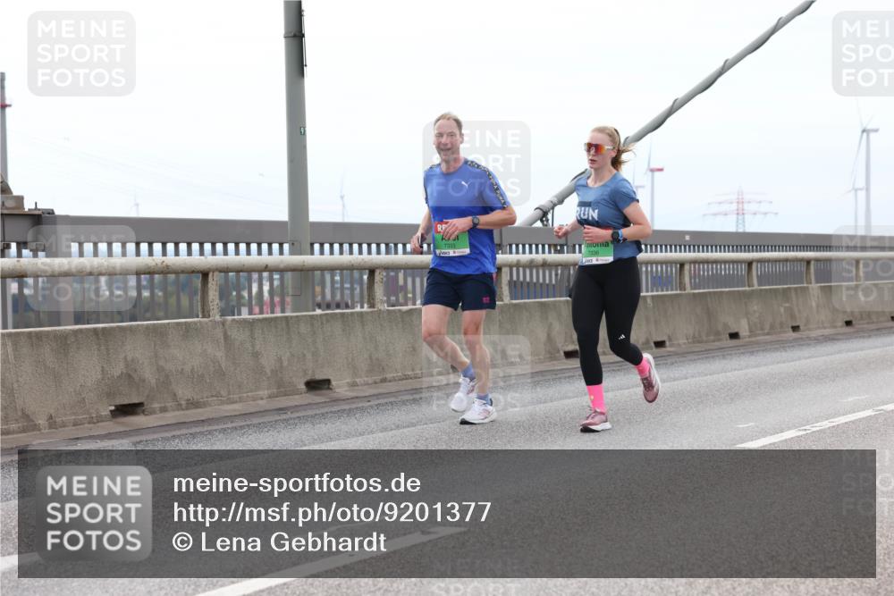 03.10.2025 - Köhlbrandbrückenlauf Lena Gebhardt http://msf.ph/oto/9201377 03.10.2025 15:44:50 Position 2 7333 meine-sportfotos.de