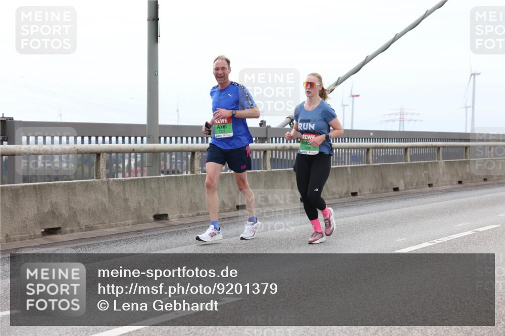 03.10.2025 - Köhlbrandbrückenlauf Lena Gebhardt http://msf.ph/oto/9201379 03.10.2025 15:44:50 Position 2 91, 7333, 7336 meine-sportfotos.de