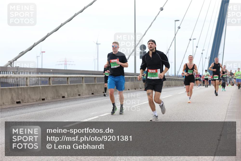03.10.2025 - Köhlbrandbrückenlauf Lena Gebhardt http://msf.ph/oto/9201381 03.10.2025 15:44:51 Position 2 8923, 9099 meine-sportfotos.de