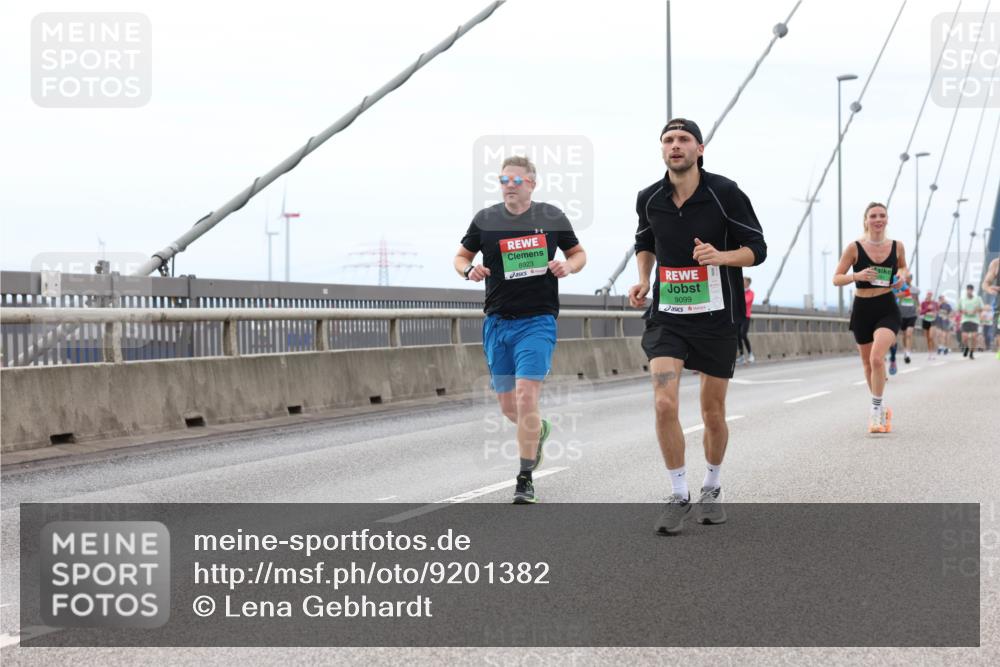 03.10.2025 - Köhlbrandbrückenlauf Lena Gebhardt http://msf.ph/oto/9201382 03.10.2025 15:44:52 Position 2 8923, 9099 meine-sportfotos.de
