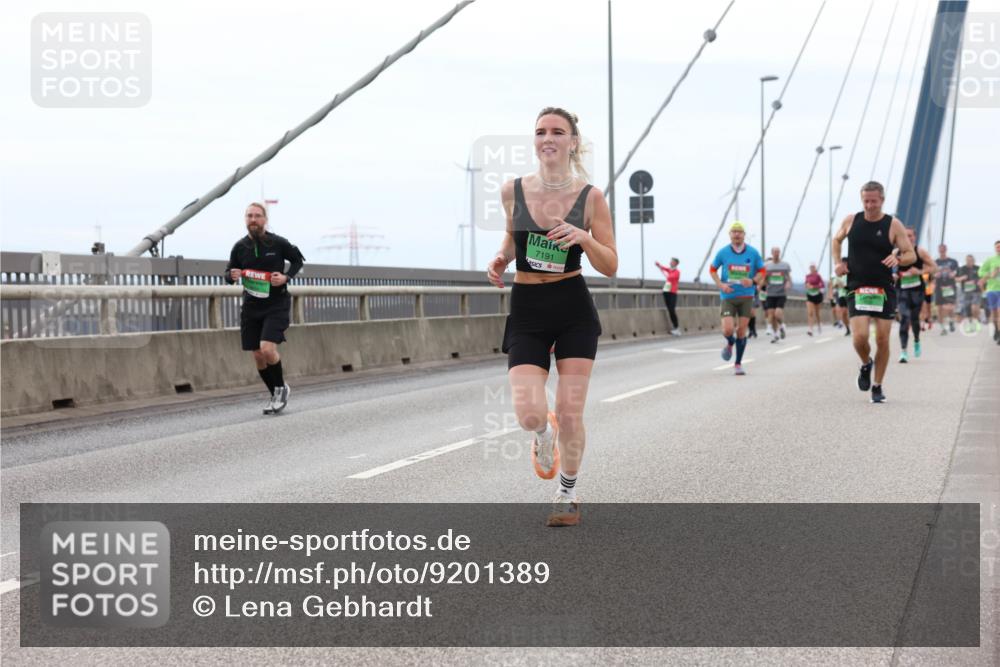 03.10.2025 - Köhlbrandbrückenlauf Lena Gebhardt http://msf.ph/oto/9201389 03.10.2025 15:44:54 Position 2 7191 meine-sportfotos.de