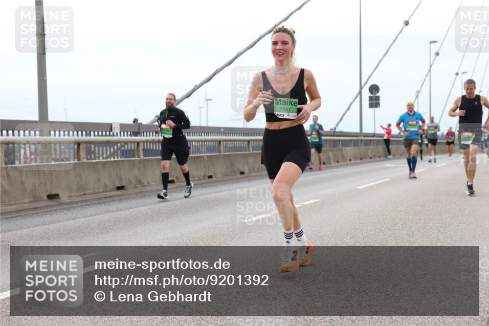 03.10.2025 - Köhlbrandbrückenlauf Lena Gebhardt http://msf.ph/oto/9201392 03.10.2025 15:44:55 Position 2 7191 meine-sportfotos.de