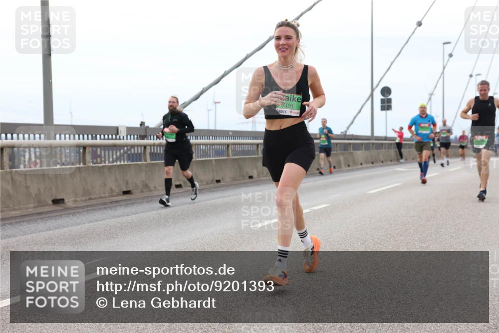 03.10.2025 - Köhlbrandbrückenlauf Lena Gebhardt http://msf.ph/oto/9201393 03.10.2025 15:44:55 Position 2 7191 meine-sportfotos.de
