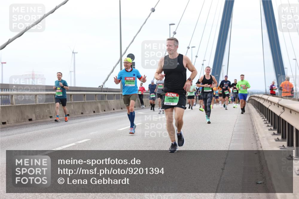 03.10.2025 - Köhlbrandbrückenlauf Lena Gebhardt http://msf.ph/oto/9201394 03.10.2025 15:44:56 Position 2 9451, 9110 meine-sportfotos.de