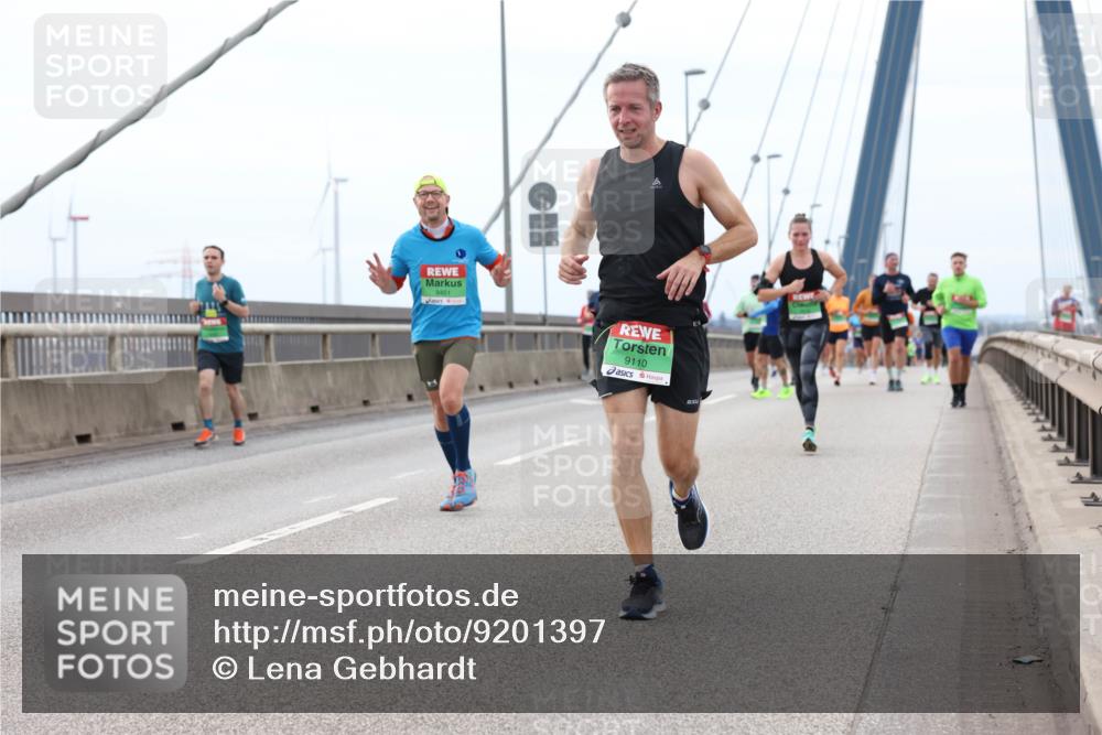 03.10.2025 - Köhlbrandbrückenlauf Lena Gebhardt http://msf.ph/oto/9201397 03.10.2025 15:44:57 Position 2 9451, 9110 meine-sportfotos.de
