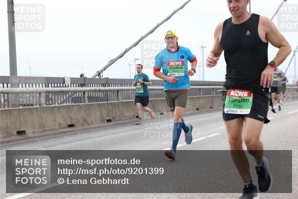 03.10.2025 - Köhlbrandbrückenlauf Lena Gebhardt http://msf.ph/oto/9201399 03.10.2025 15:44:57 Position 2 9451, 9110 meine-sportfotos.de