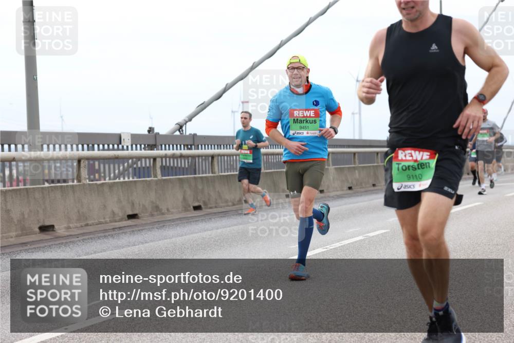 03.10.2025 - Köhlbrandbrückenlauf Lena Gebhardt http://msf.ph/oto/9201400 03.10.2025 15:44:58 Position 2 9451, 9110 meine-sportfotos.de