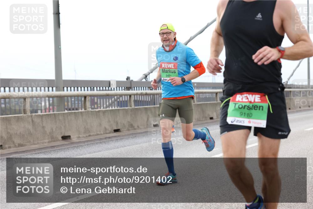 03.10.2025 - Köhlbrandbrückenlauf Lena Gebhardt http://msf.ph/oto/9201402 03.10.2025 15:44:58 Position 2 9451, 9110 meine-sportfotos.de