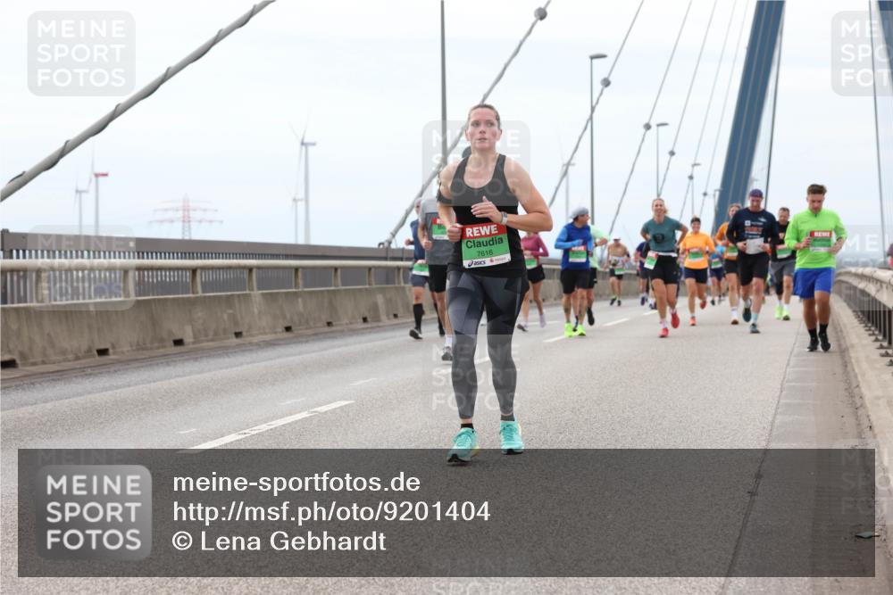03.10.2025 - Köhlbrandbrückenlauf Lena Gebhardt http://msf.ph/oto/9201404 03.10.2025 15:44:59 Position 2 7616 meine-sportfotos.de