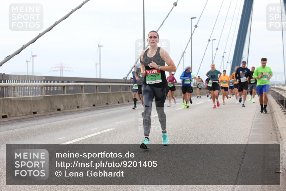 03.10.2025 - Köhlbrandbrückenlauf Lena Gebhardt http://msf.ph/oto/9201405 03.10.2025 15:44:59 Position 2 7616 meine-sportfotos.de