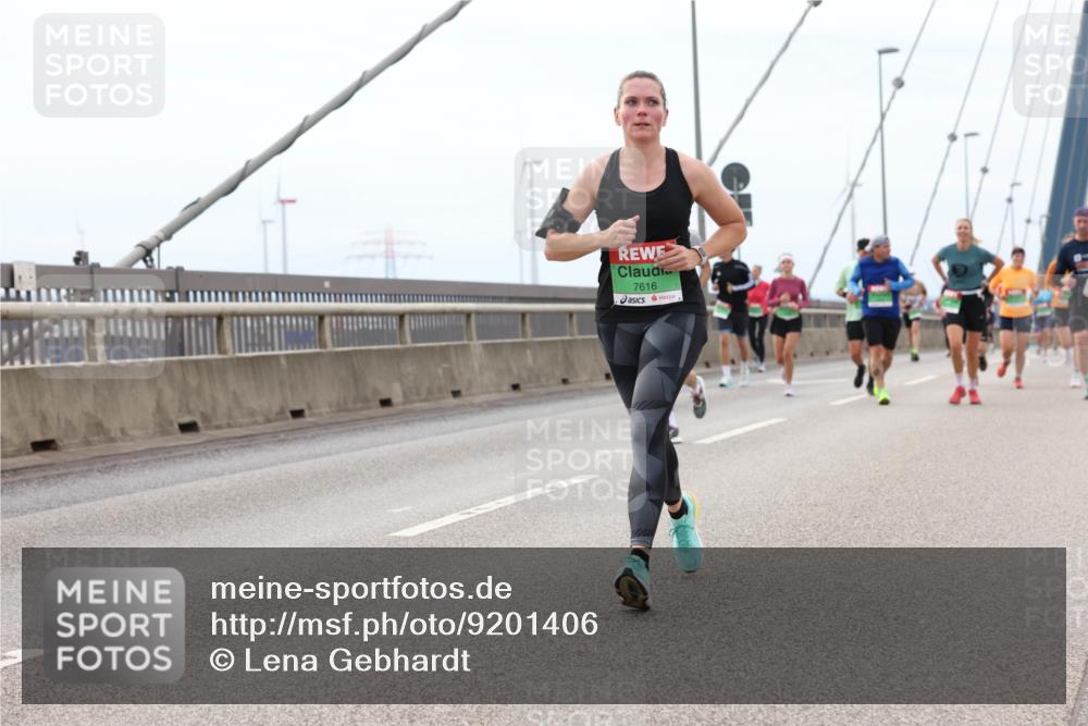 03.10.2025 - Köhlbrandbrückenlauf Lena Gebhardt http://msf.ph/oto/9201406 03.10.2025 15:45:00 Position 2 7616 meine-sportfotos.de