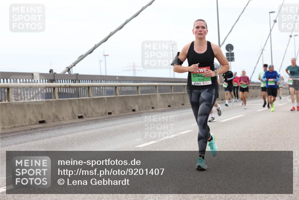 03.10.2025 - Köhlbrandbrückenlauf Lena Gebhardt http://msf.ph/oto/9201407 03.10.2025 15:45:00 Position 2 7616 meine-sportfotos.de