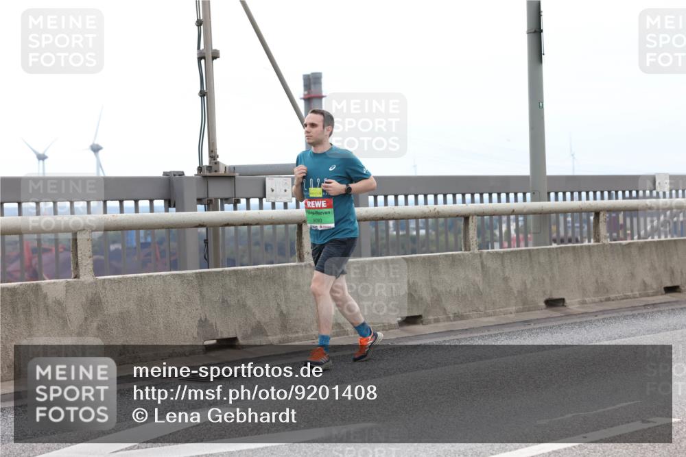03.10.2025 - Köhlbrandbrückenlauf Lena Gebhardt http://msf.ph/oto/9201408 03.10.2025 15:45:00 Position 2 9090, 91 meine-sportfotos.de