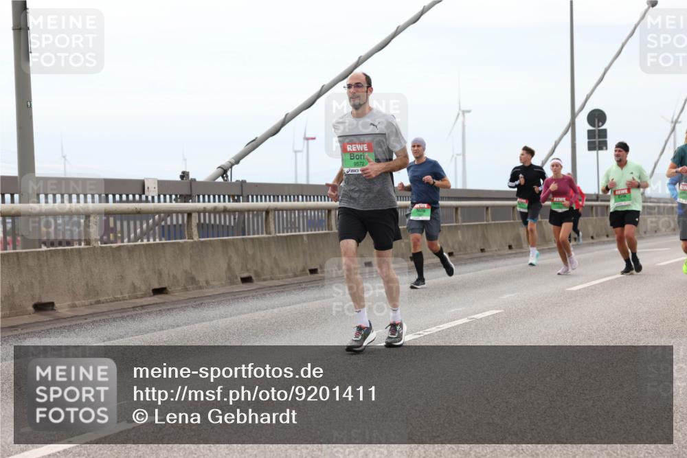 03.10.2025 - Köhlbrandbrückenlauf Lena Gebhardt http://msf.ph/oto/9201411 03.10.2025 15:45:01 Position 2 91, 9572 meine-sportfotos.de
