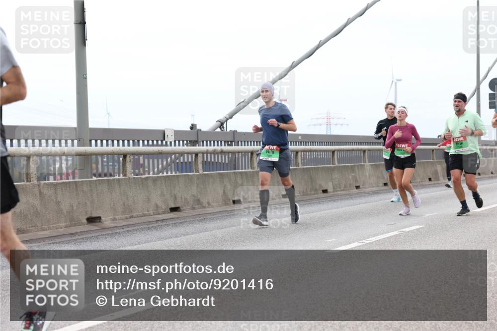 03.10.2025 - Köhlbrandbrückenlauf Lena Gebhardt http://msf.ph/oto/9201416 03.10.2025 15:45:03 Position 2 91, 7501 meine-sportfotos.de