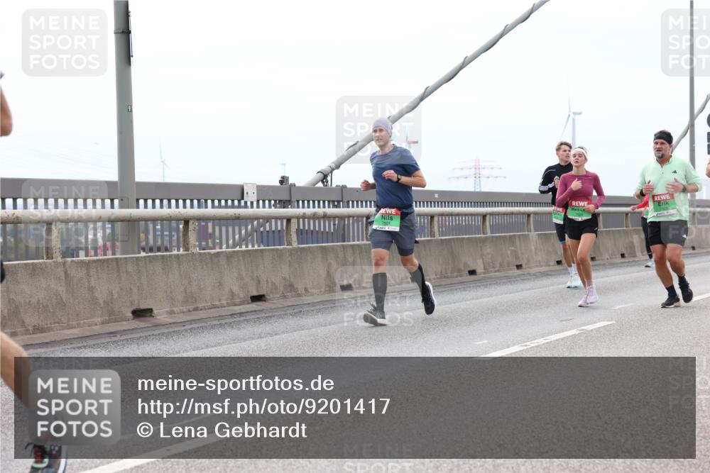 03.10.2025 - Köhlbrandbrückenlauf Lena Gebhardt http://msf.ph/oto/9201417 03.10.2025 15:45:03 Position 2 91, 7529 meine-sportfotos.de