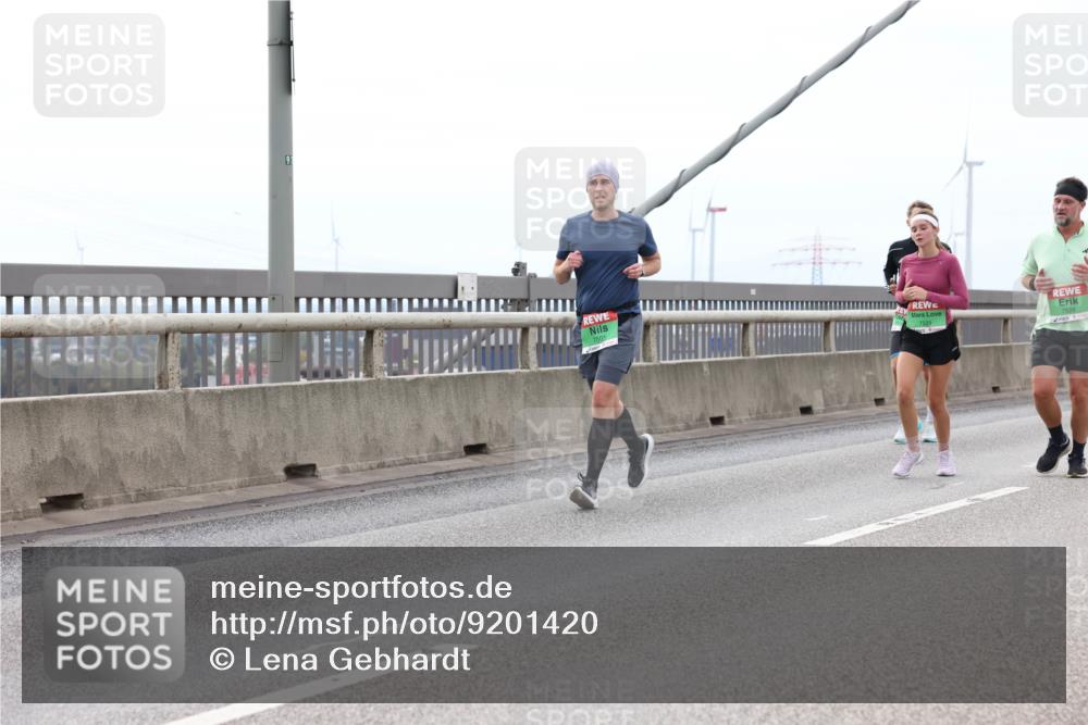 03.10.2025 - Köhlbrandbrückenlauf Lena Gebhardt http://msf.ph/oto/9201420 03.10.2025 15:45:03 Position 2  meine-sportfotos.de
