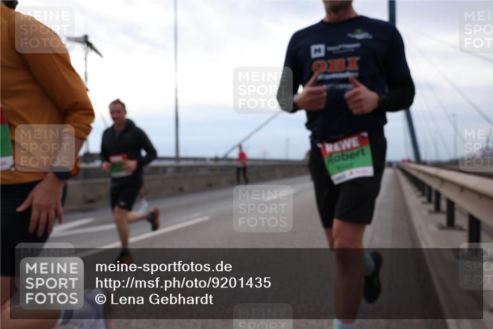 03.10.2025 - Köhlbrandbrückenlauf Lena Gebhardt http://msf.ph/oto/9201435 03.10.2025 15:45:07 Position 2 8348 meine-sportfotos.de