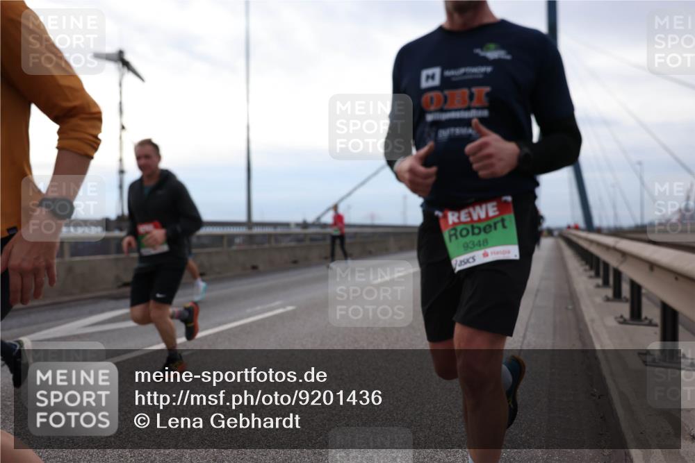 03.10.2025 - Köhlbrandbrückenlauf Lena Gebhardt http://msf.ph/oto/9201436 03.10.2025 15:45:07 Position 2 9348 meine-sportfotos.de