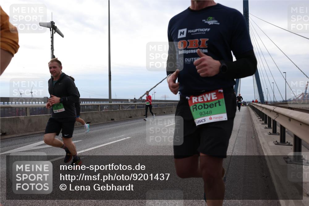 03.10.2025 - Köhlbrandbrückenlauf Lena Gebhardt http://msf.ph/oto/9201437 03.10.2025 15:45:07 Position 2 9348 meine-sportfotos.de