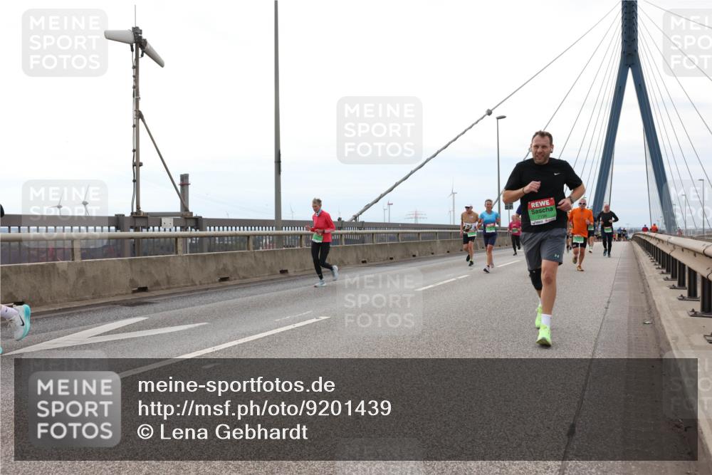 03.10.2025 - Köhlbrandbrückenlauf Lena Gebhardt http://msf.ph/oto/9201439 03.10.2025 15:45:08 Position 2  meine-sportfotos.de