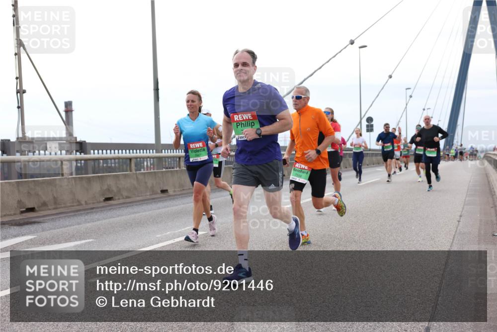 03.10.2025 - Köhlbrandbrückenlauf Lena Gebhardt http://msf.ph/oto/9201446 03.10.2025 15:45:11 Position 2 7447, 7558 meine-sportfotos.de