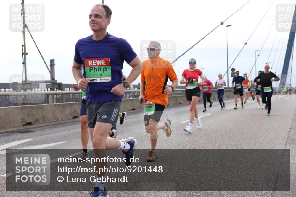 03.10.2025 - Köhlbrandbrückenlauf Lena Gebhardt http://msf.ph/oto/9201448 03.10.2025 15:45:11 Position 2 7314, 7558 meine-sportfotos.de