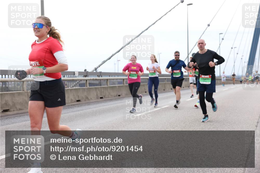 03.10.2025 - Köhlbrandbrückenlauf Lena Gebhardt http://msf.ph/oto/9201454 03.10.2025 15:45:12 Position 2  meine-sportfotos.de