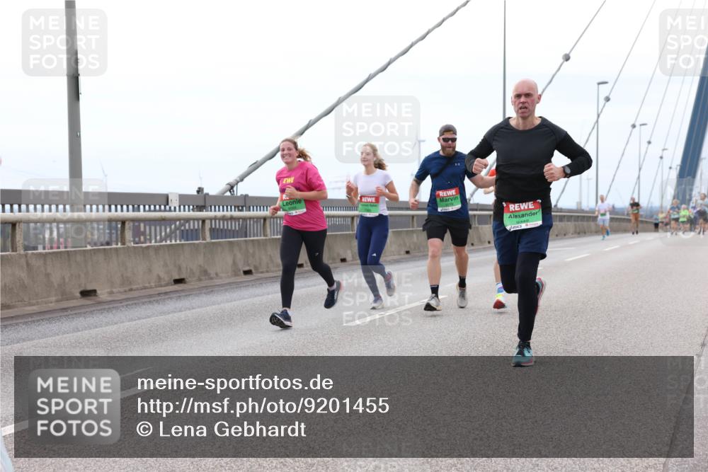 03.10.2025 - Köhlbrandbrückenlauf Lena Gebhardt http://msf.ph/oto/9201455 03.10.2025 15:45:13 Position 2 9349 meine-sportfotos.de