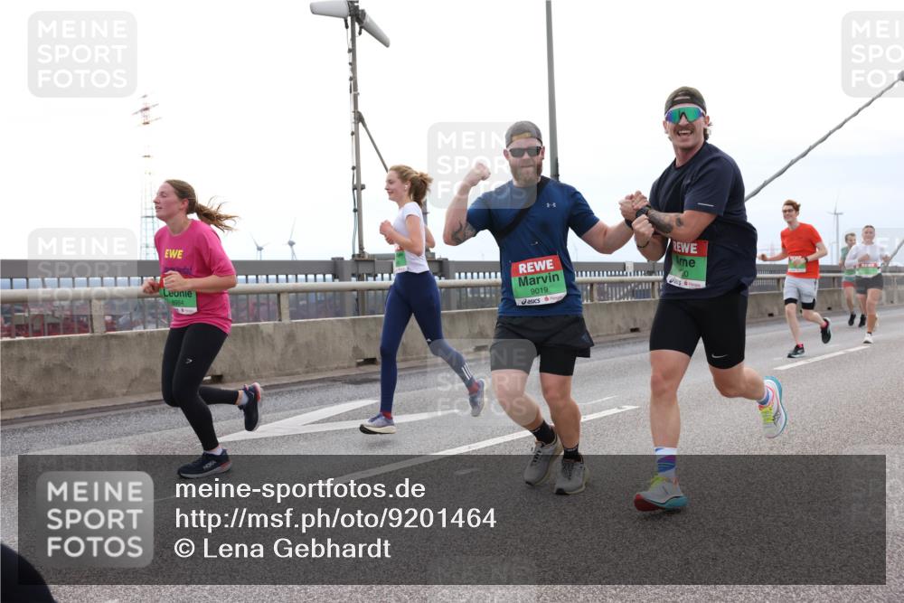 03.10.2025 - Köhlbrandbrückenlauf Lena Gebhardt http://msf.ph/oto/9201464 03.10.2025 15:45:15 Position 2 8984, 9019, 20 meine-sportfotos.de