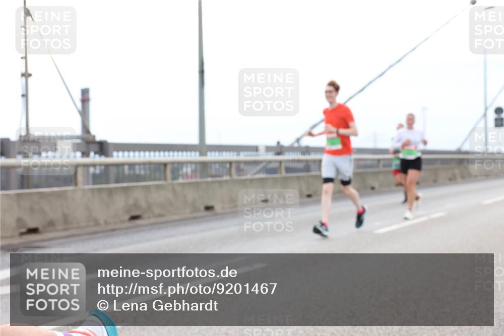 03.10.2025 - Köhlbrandbrückenlauf Lena Gebhardt http://msf.ph/oto/9201467 03.10.2025 15:45:15 Position 2  meine-sportfotos.de