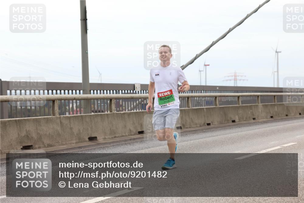 03.10.2025 - Köhlbrandbrückenlauf Lena Gebhardt http://msf.ph/oto/9201482 03.10.2025 15:45:23 Position 2 7713 meine-sportfotos.de