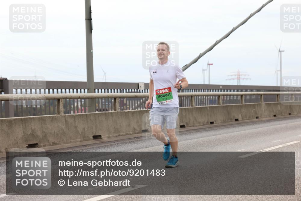 03.10.2025 - Köhlbrandbrückenlauf Lena Gebhardt http://msf.ph/oto/9201483 03.10.2025 15:45:23 Position 2 7713 meine-sportfotos.de