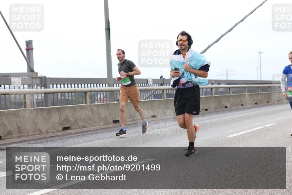 03.10.2025 - Köhlbrandbrückenlauf Lena Gebhardt http://msf.ph/oto/9201499 03.10.2025 15:45:27 Position 2  meine-sportfotos.de