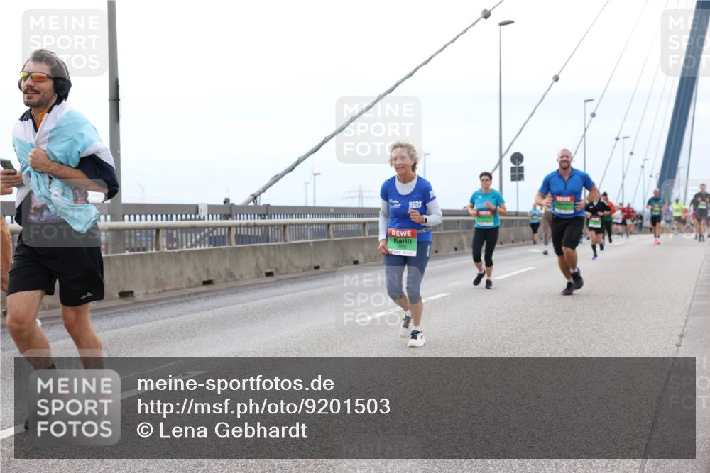 03.10.2025 - Köhlbrandbrückenlauf Lena Gebhardt http://msf.ph/oto/9201503 03.10.2025 15:45:28 Position 2  meine-sportfotos.de