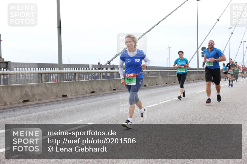 03.10.2025 - Köhlbrandbrückenlauf Lena Gebhardt http://msf.ph/oto/9201506 03.10.2025 15:45:29 Position 2 9600, 20 meine-sportfotos.de