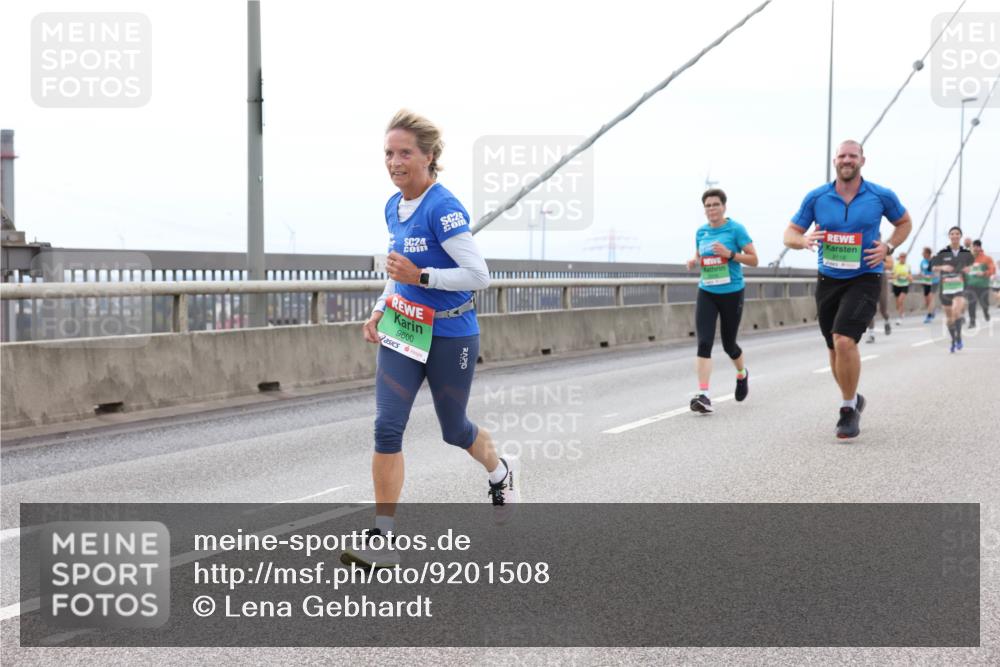 03.10.2025 - Köhlbrandbrückenlauf Lena Gebhardt http://msf.ph/oto/9201508 03.10.2025 15:45:29 Position 2 24, 2, 9600, 8118 meine-sportfotos.de