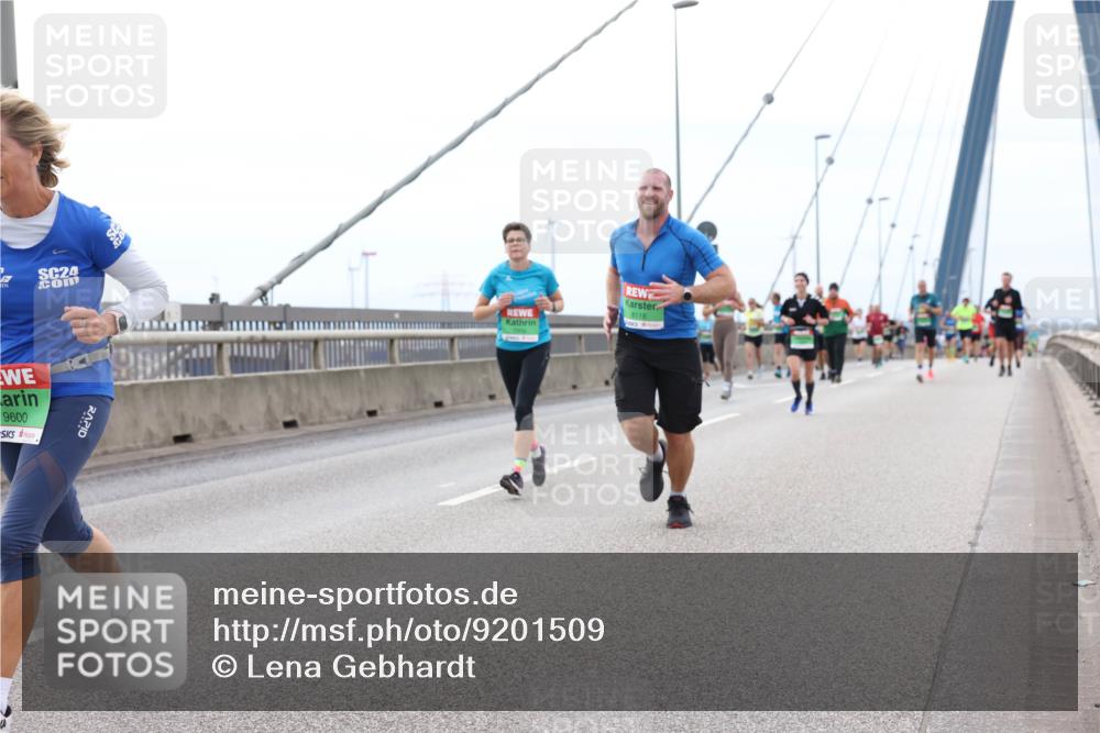 03.10.2025 - Köhlbrandbrückenlauf Lena Gebhardt http://msf.ph/oto/9201509 03.10.2025 15:45:29 Position 2 24, 9600, 8118 meine-sportfotos.de