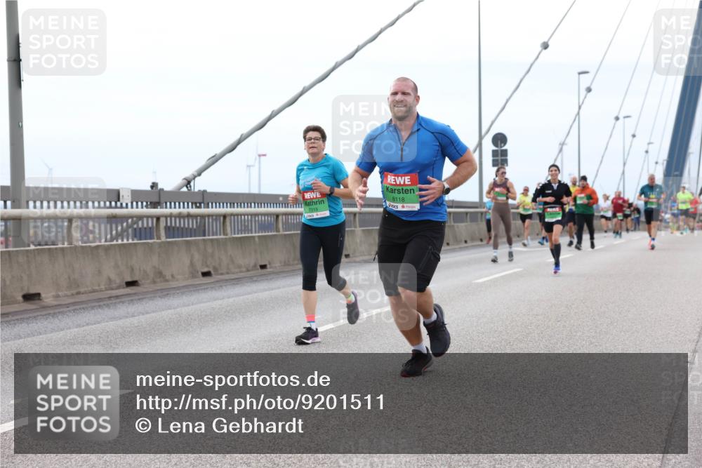 03.10.2025 - Köhlbrandbrückenlauf Lena Gebhardt http://msf.ph/oto/9201511 03.10.2025 15:45:30 Position 2 7319, 8118 meine-sportfotos.de