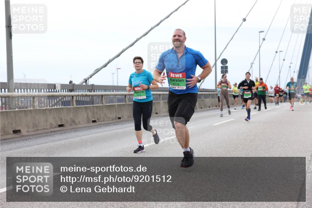 03.10.2025 - Köhlbrandbrückenlauf Lena Gebhardt http://msf.ph/oto/9201512 03.10.2025 15:45:30 Position 2 7319, 8118 meine-sportfotos.de